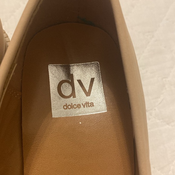 Woman’s size 9 Dolce vita shoes tan platform lug sole - Picture 2 of 5